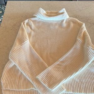 ABERCROMBIE Cozy Cream Turtleneck Sweater